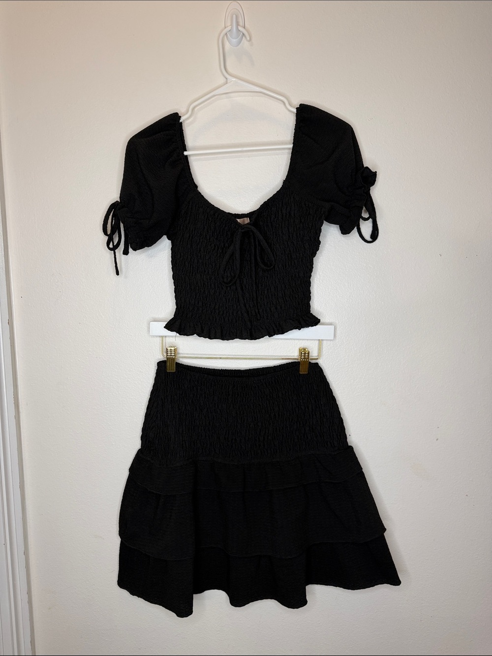 Black Smocked Puff-Sleeve Crop Top & Tiered Mini Skirt Set - Women